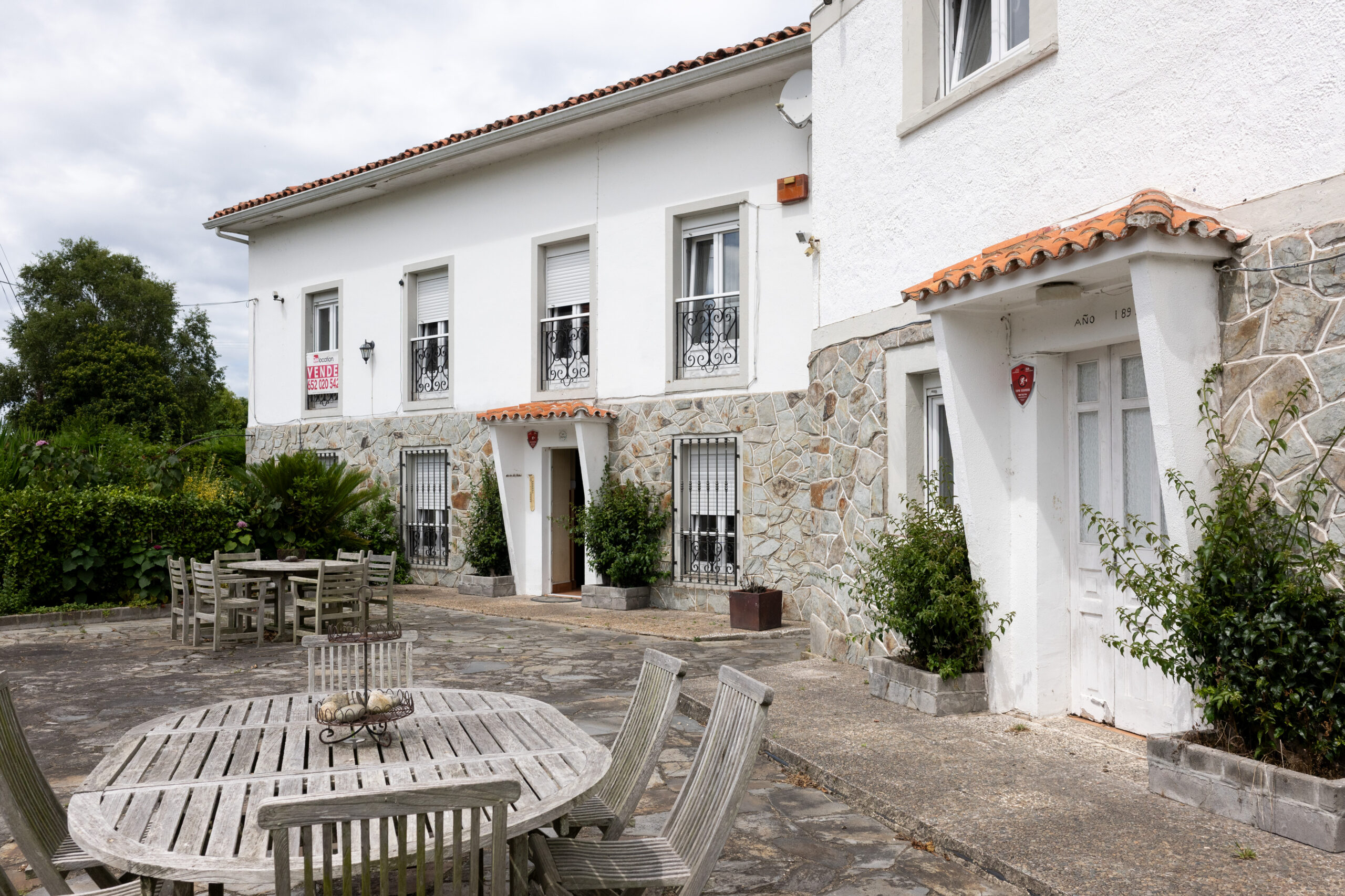 Propiedad con dos viviendas en Cudillero, Asturias