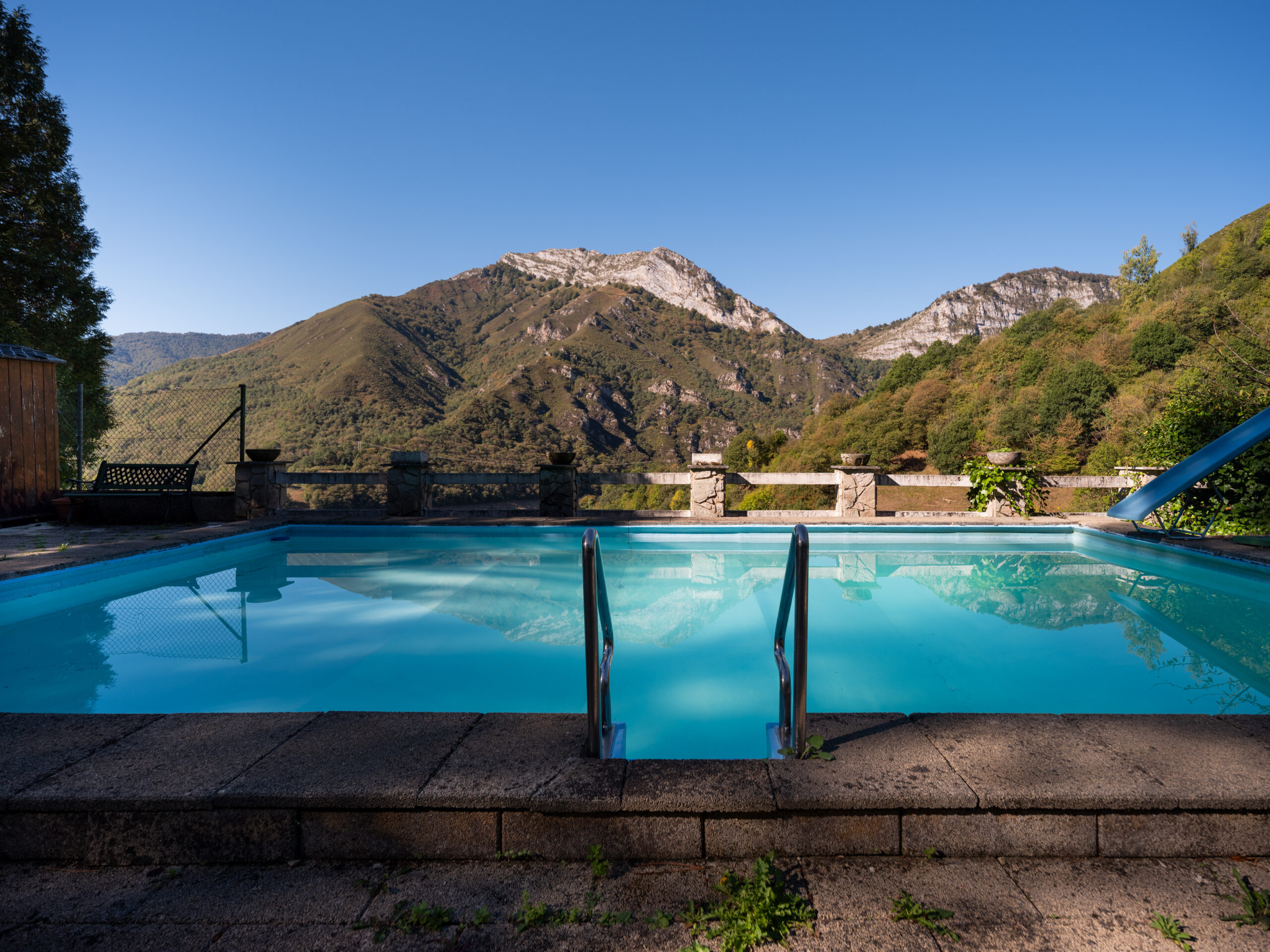 Piscina y vistas casa en Redes, Asturias